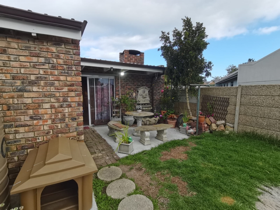 3 Bedroom Property for Sale in Heiderand Western Cape